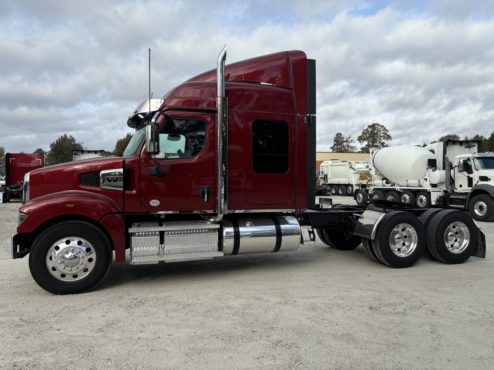 2022 Western Star 49X - image 1 of 6