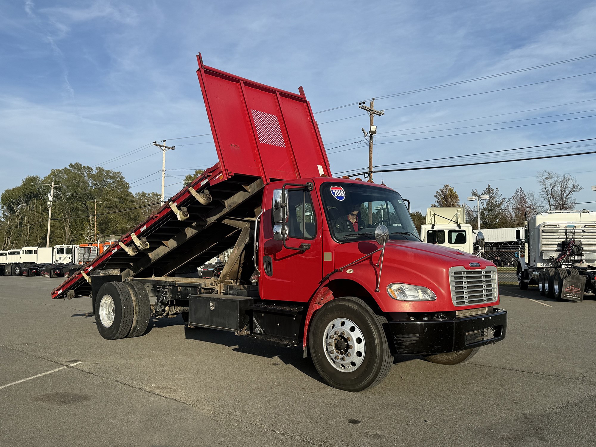 2018 Freightliner M2 - image 4 of 4