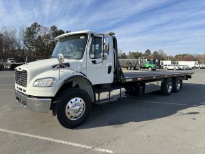 2014 Freightliner M2 106 1733348543494