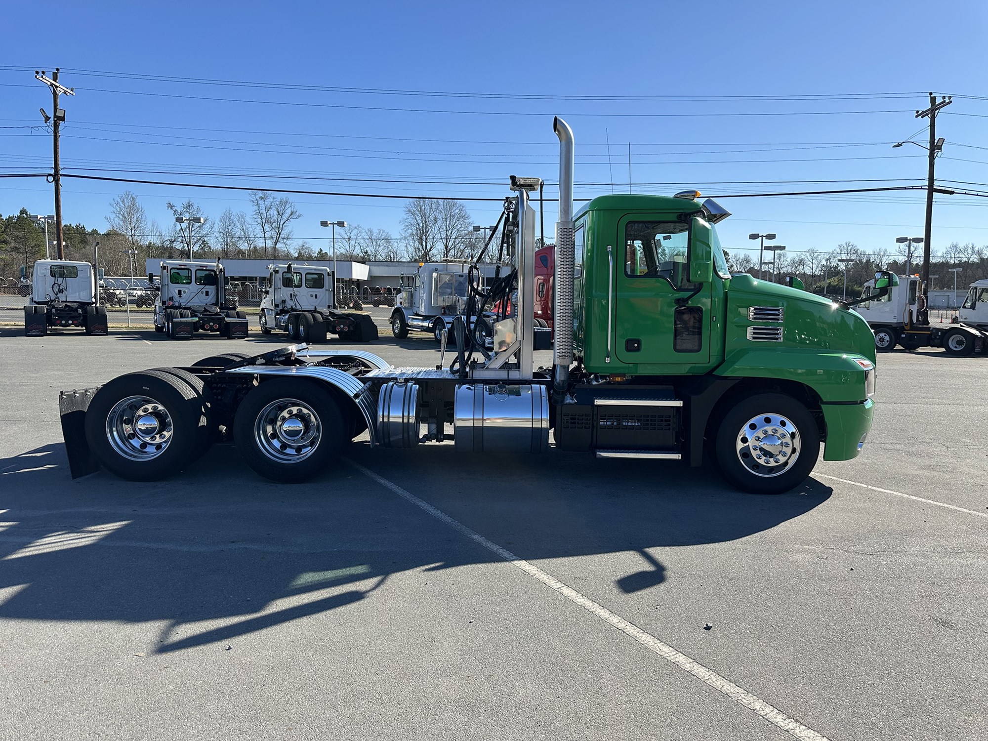 2019 Mack Anthem - image 6 of 6