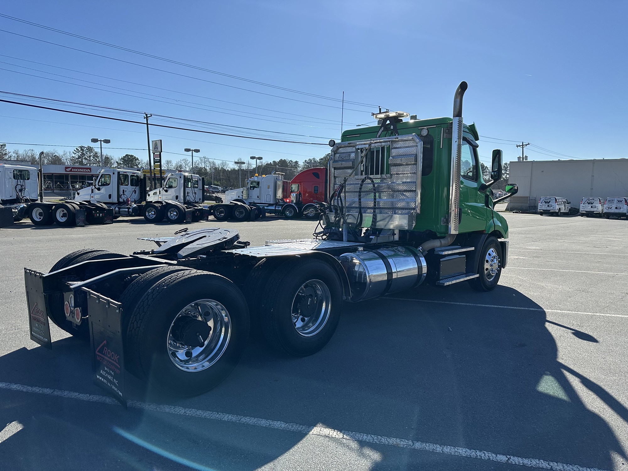 2019 Freightliner Cascadia 116 - image 5 of 6