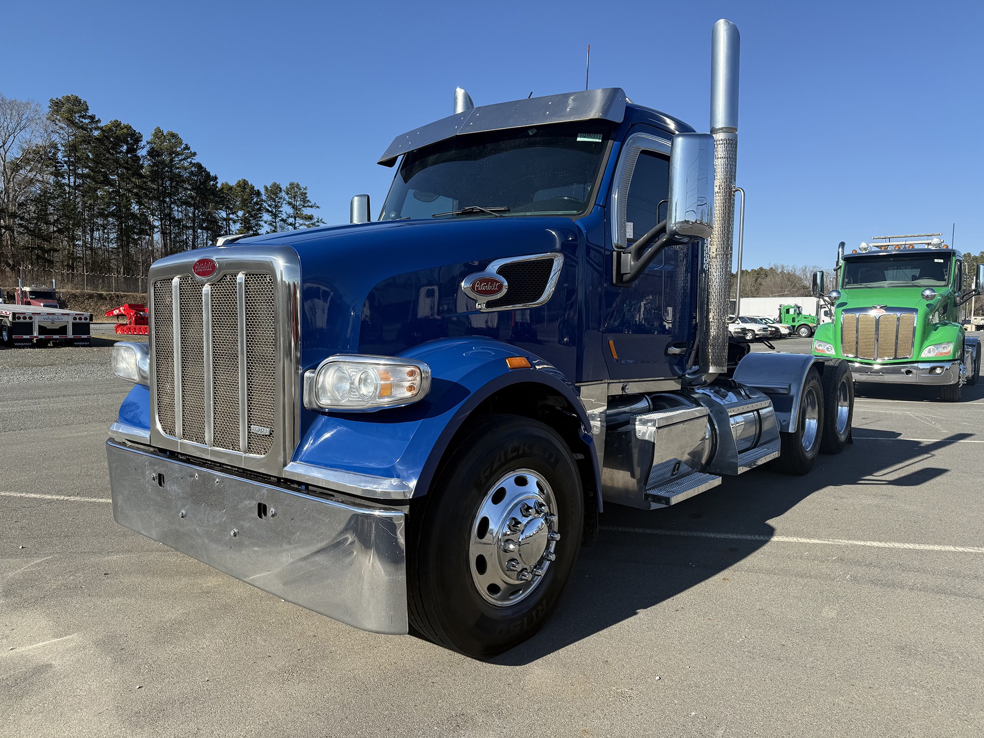 2018 Peterbilt 567 - image 1 of 6