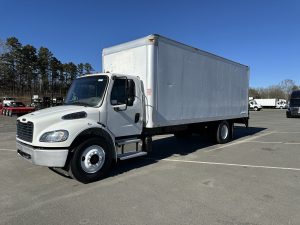 2020 Freightliner M2106 1736978272240