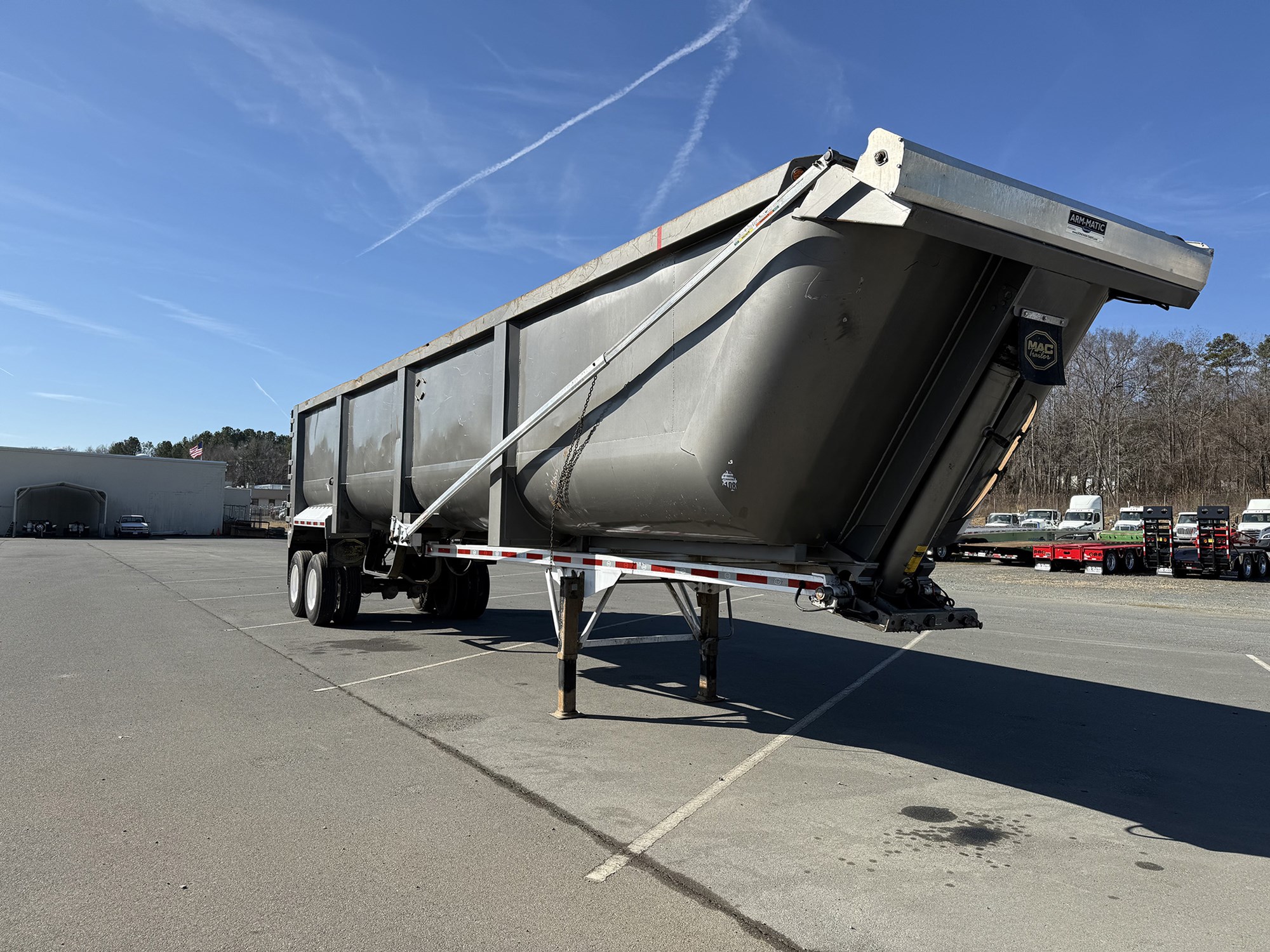 2016 MAC TRAILER MFG 40' DUMP - image 2 of 6