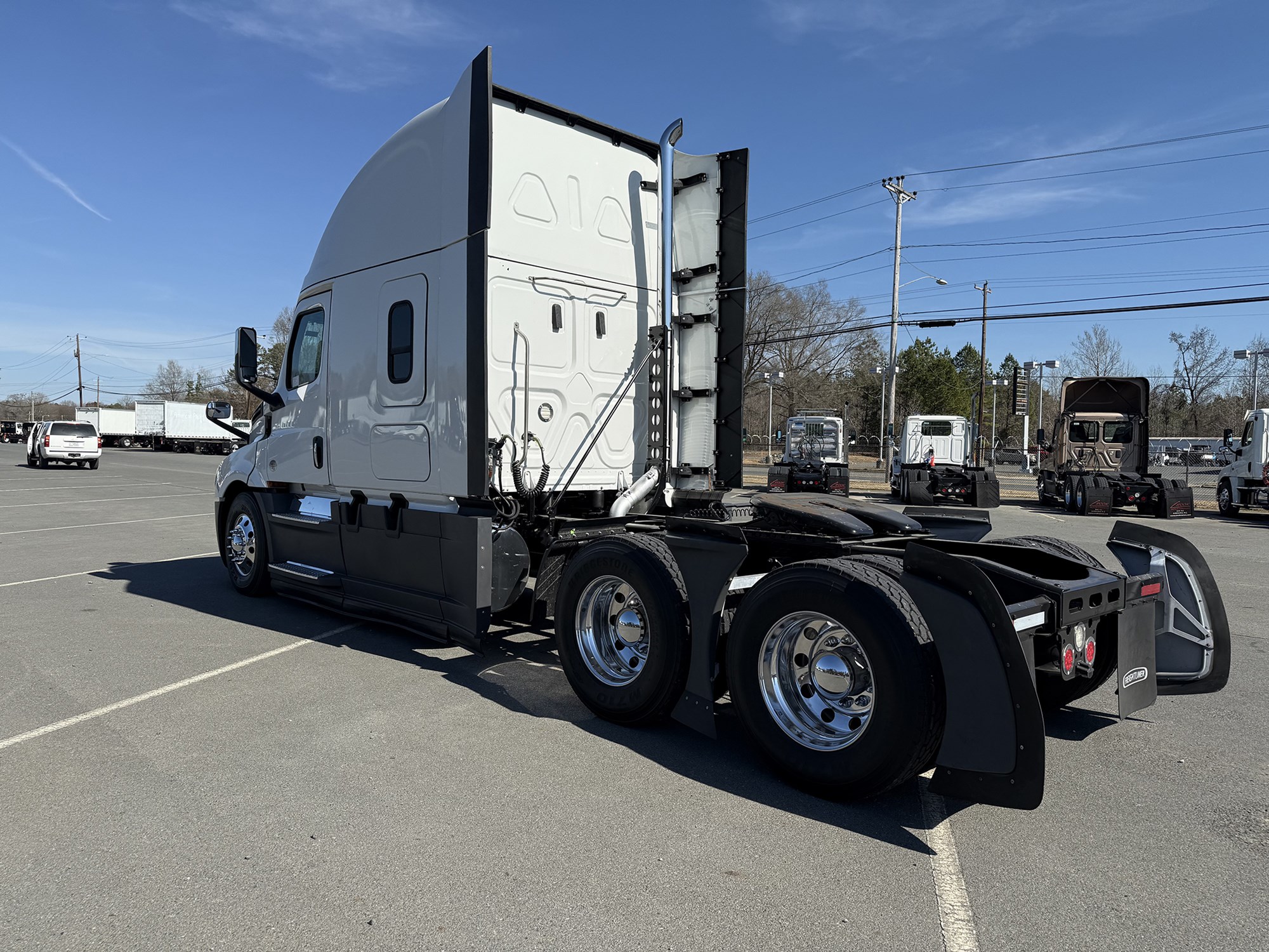 2018 Freightliner Cascadia 126 - image 6 of 6